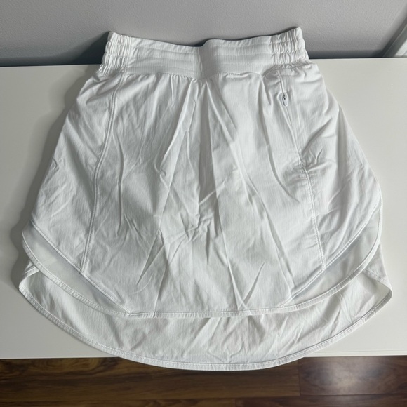 Lululemon - Hotty Hot High Rise Athletic Skort Skirt white Size 2 Long - Picture 2 of 11